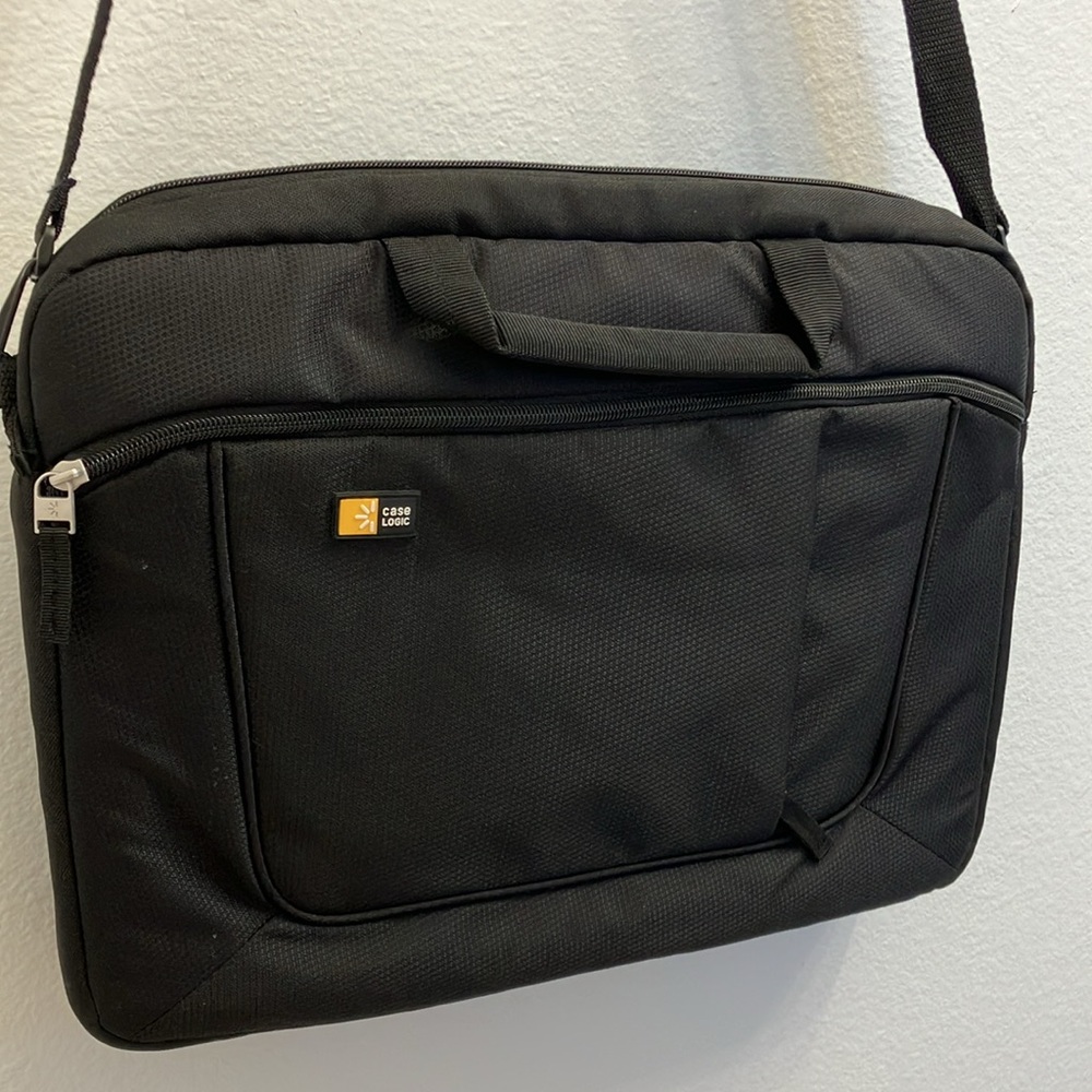 Case Logic Laptop Bag